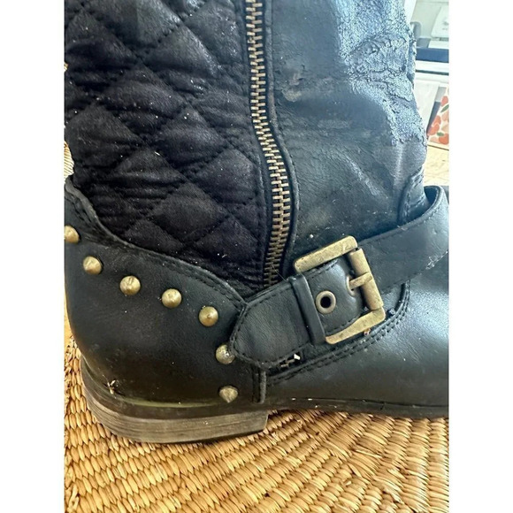 Women’s size 7.5 zip up boots - Picture 3 of 10